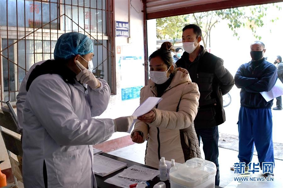 （抓好經(jīng)濟(jì)發(fā)展 應(yīng)對復(fù)雜局面·圖文互動(dòng)）（3）2500萬農(nóng)民工如何安全返崗？——農(nóng)民工大省四川復(fù)工觀察